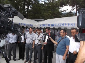 PTT önünde Memur Sen'in açtığı fotoğraf sergisi gezenleri duygulandırdı