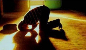 ABDEST ALDI,NAMAZ KILDI VE İNTAHAR ETTİ