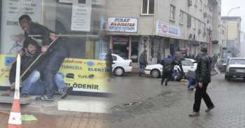 Adliye önünde taşlı sopalı kavga