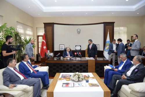 AĞBAL’DAN, BELEDİYENİN PROJELERİNE DESTEK SÖZÜ