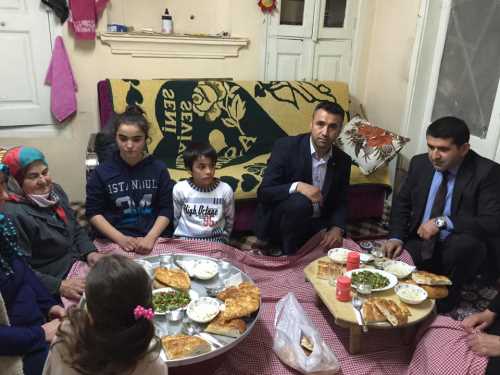 AK Parti Çorum Merkez İlçe Teşkilatı İftar Yemeklerinde Vatandaşlarla Kucaklaşıyor