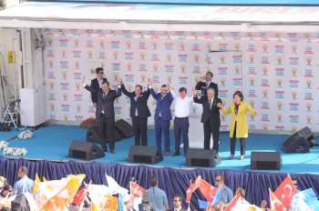 AK PARTİ ÇORUM MİTİNGİYLE COŞTU BİR KERE