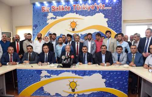 AK PARTİ’DE BAYRAMLAŞMA 