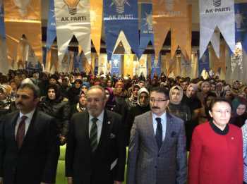 AK PARTİ KADIN KOLLARI BAŞKANI MELEK PEHLİVAN GÜVEN TAZELEDİ