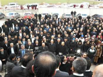AK PARTİ MAZBATA TÖRENİYLE SEÇİM STARTINI VERDİ 