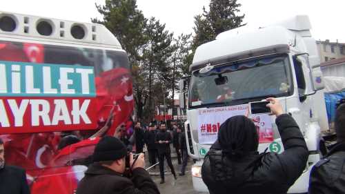 AK Partili kadınlardan Halep'e yardım