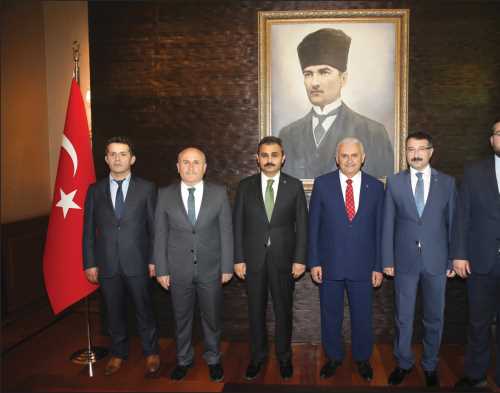 AK Partili yöneticiler Başbakan’ı tebrik etti