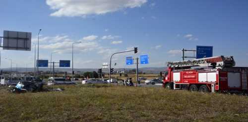 Alaca Kavşağında Trafik kazası 2 Ölü, 1’i Ağır, 2 Yaralı