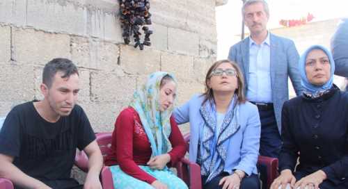 Antepli Gelin Besna ve Damat Nurettin Akdoğan: Bütün ailemiz yok oldu