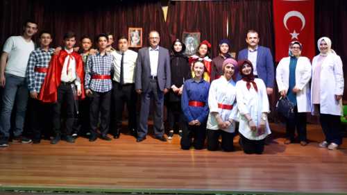Atatürk Anadolu Lisesi  Sahne aldı