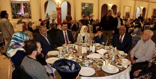 Azime Çiftçi, Çocuklarla İftar Yaptı