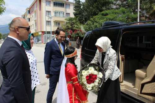  Azime Çiftçi sergi açılışı yaptı