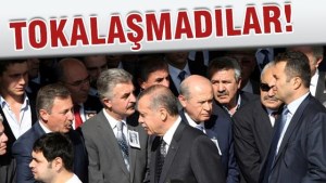 Cenazede Erdoğan ile Bahçeli tokalaşmadı