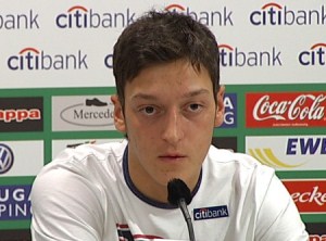 M.ÖZDİL'DEN G.SARAYA MESAJ VAR