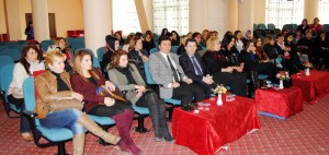 Çorumlu bayan kuaförlere porselen ve aqua makyaj teknikleri