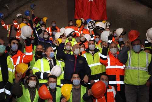 Bakan Çorum Havaalanı sorusunu geçiştirdi!