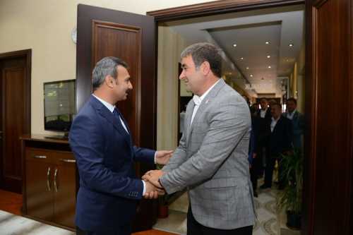 Başkan Külcü,Siyasi Parti temsilcileri ve halkla bayramlaştı