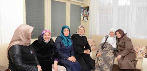 BAŞKANIN EŞİ GÜL ULU ÇINARLARI ZİYARET ETTİ