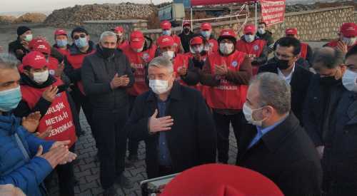 Belediye Başkanı, eylem yapan işçileri ziyaret etti!
