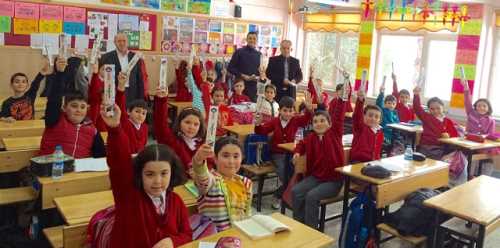 BELEDİYE’DEN ÖĞRENCİLERE KARNE HEDİYESİ