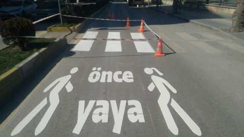 Belediyeden Figürlü Önce Yaya çalışması