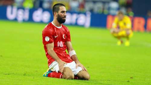 Benim Umre’ye gittiğimi de kimse bilmez. İki üç sene önce..."