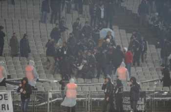 Beşiktaş-Eskişehirspor maçında tribün karıştı