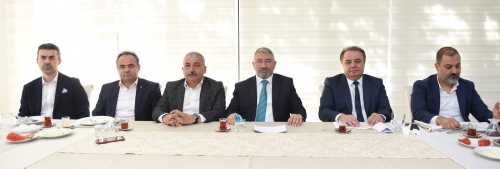 Biz dikiz aynasına bakarak mesafe alamayız!