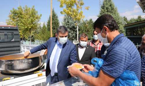 Cami cemaatine Ahilik Pilavı ikram edildi