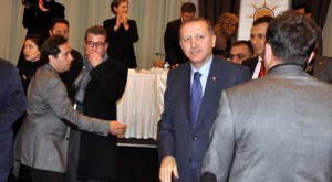 BAŞBAKAN'DAN TEŞKİLATCILIK DERSLERİ