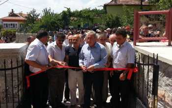 CHP, LAÇİN'DE ATATÜRK BÜSTÜ AÇTI