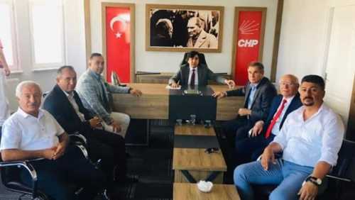 CHP’liler yenilenen binada bayramlaştı