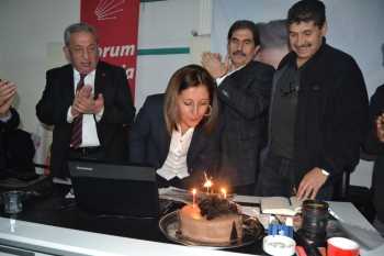 CHP Yönetim Kurulu Üyesi Dudu Sır'a Doğum Günü Süprizi