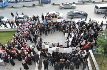 ÇORUM ADLİYESİ ÖNÜNDE MEDYA KONSEYİNDEN AÇIKLAMA 