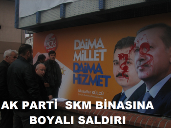 Çorum AK Parti SKM'ye asılı fotoğraflarına boyalı saldırı
