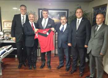 ÇORUM BELEDİYE SPOR'DAN BEŞİKTAŞ BAŞKANINA ZİYARET
