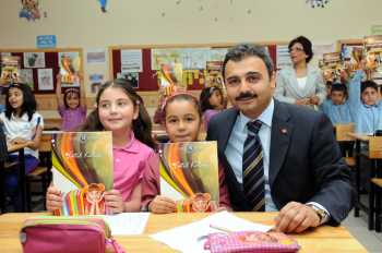 Çorum Belediyesi, 13.500 öğrenciye tatil kitabı dağıtacak