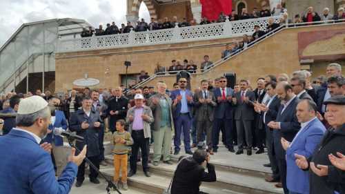 Çorum Belediyesi, Doğu ve Güneydoğu'da terörle mücadele eden güvenlik güçlerine ve mağdur olan vatandaşlara yardım elini uzatmaya devam ediyor
