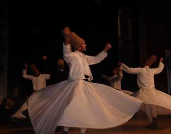 ÇORUM BELEDİYESİNDEN MEVLANAYI ANMA GECESİ