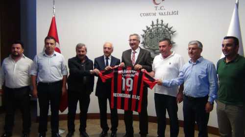 ÇORUM BELEDİYESPOR YÖNETİMİ VALİ KILIÇ’I ZİYARET ETTİ
