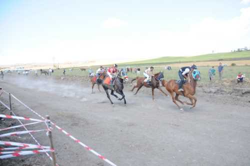 Çorum'da At Yarışları nefes kesecek