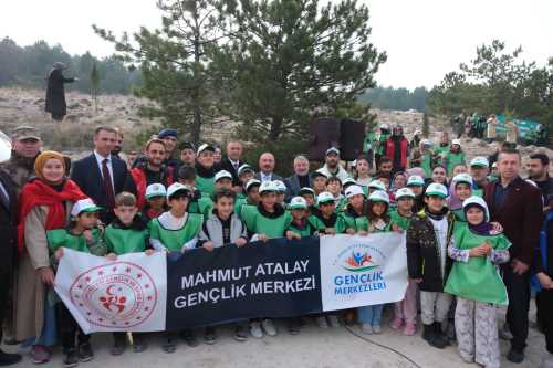 Çorum'da Milli Ağaçlandırma Günü'nde binlerce fidan toprakla buluşturuldu