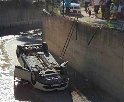 Çorum'da Otomobil  dereye uçtu 