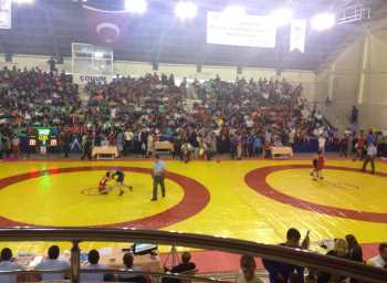 ÇORUM’DA TÜRKİYE MİNİK ERKEKLER GÜREŞ MÜSABAKALARI BAŞLADI