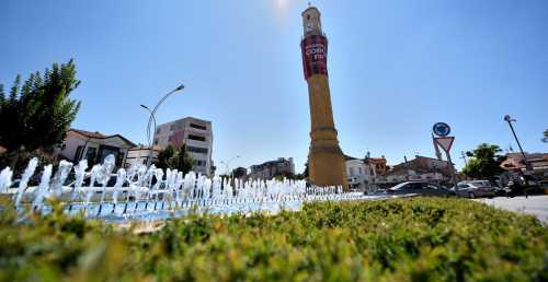 Çorum FK Bayrakları şehrin caddelerine asılmaya başladı
