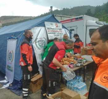 ÇORUM İHH  İHH ACİL YARDIM EKİBİ SOMA'DA