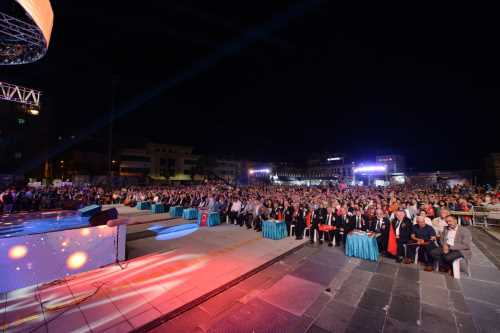 Çorum’un Kadeş meydanında  TRT rüzgarı esti