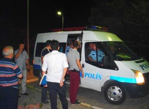 Çorum'un Sungurlu ilçesinde FETÖ operasyonu kapsamında gözaltına alınan 4 kişiden 3'ü tutuklandı