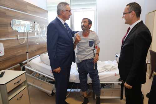 Çorum Valisi Kılıç,Hastanede Tedavi Görenleri Bayram Ziyaretinde bulundu