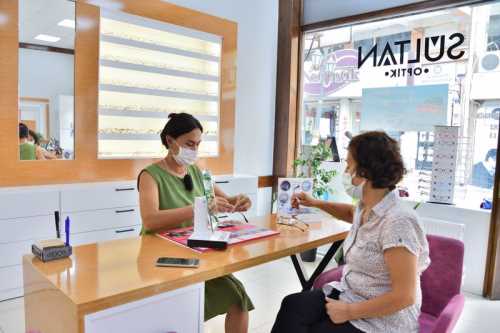 Çorumlu  Optisyen'in anlamlı bağışı!